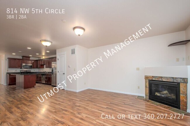 Building Photo - 814 NW 5th Cir