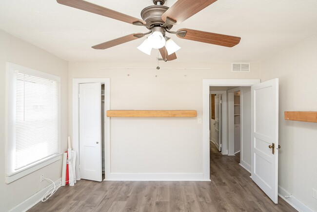 Building Photo - 32 Grant St