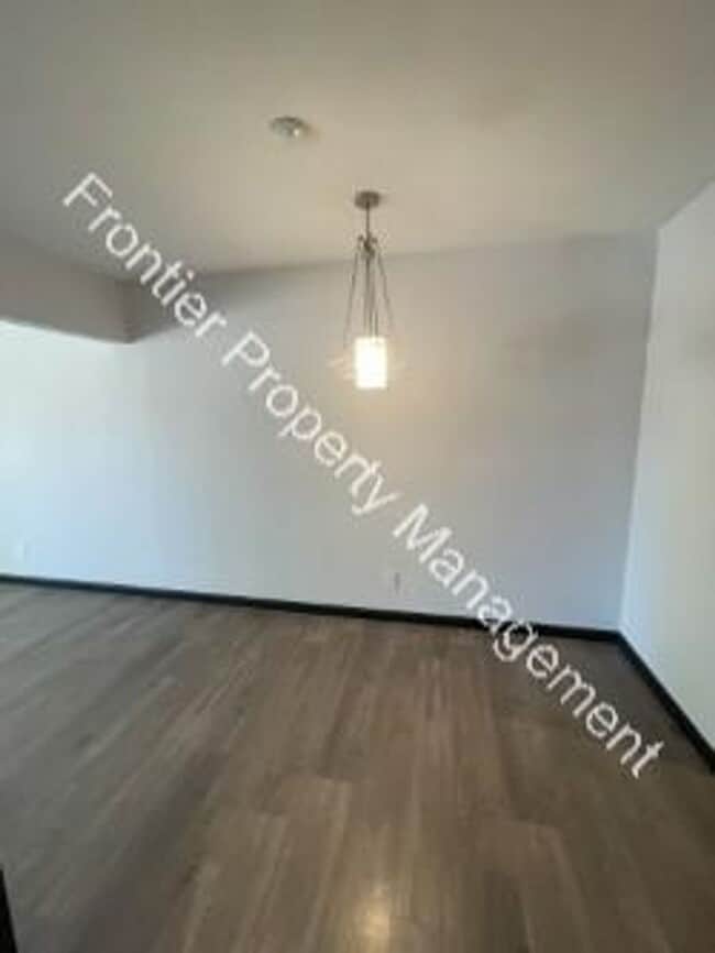 Building Photo - Charming 2 Bedroom Duplex – Don’t Miss Out!