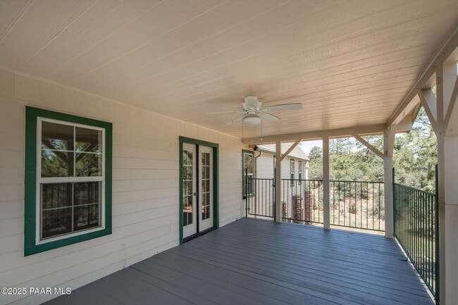 Building Photo - 847 Clubhouse Dr