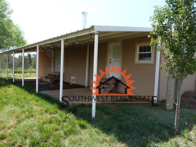 Building Photo - Country home with 3 bedroom 2 bathrooms