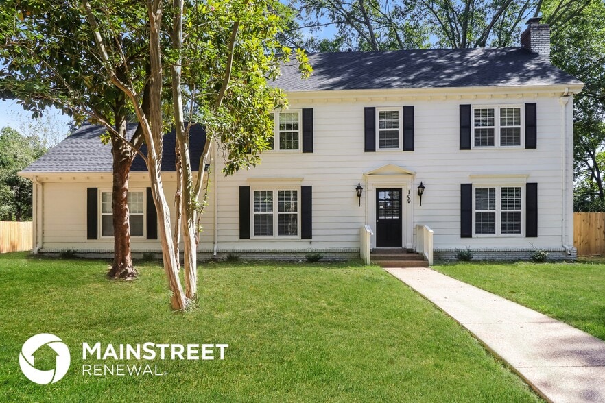 Primary Photo - 109 W Pecan Valley St