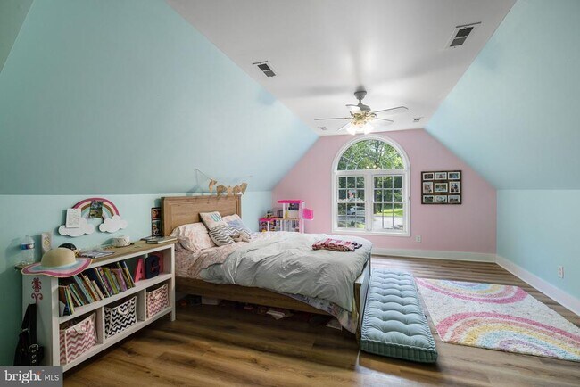 Building Photo - 17 Old Banks Dr