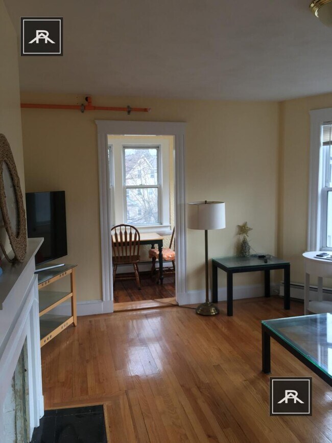 Building Photo - 4 bedroom in Brookline MA 02446