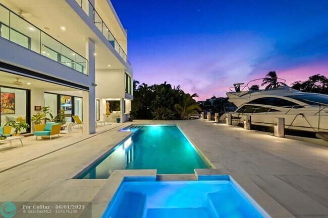 Building Photo - 401 Lido Dr