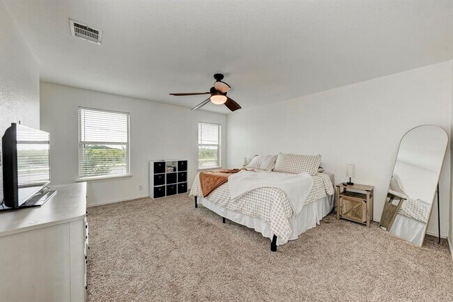 Building Photo - 103 Salerno Dr