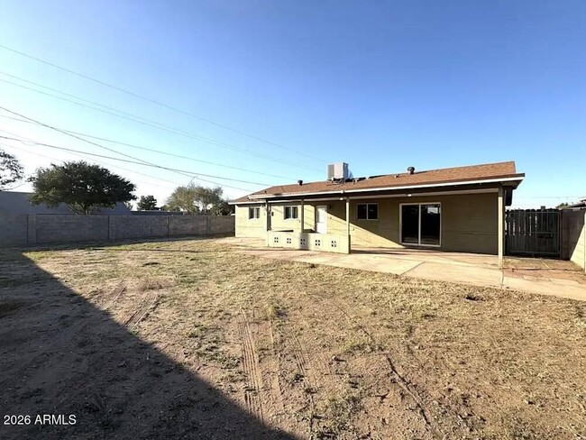 Building Photo - 5047 W tuckey Ln Ln
