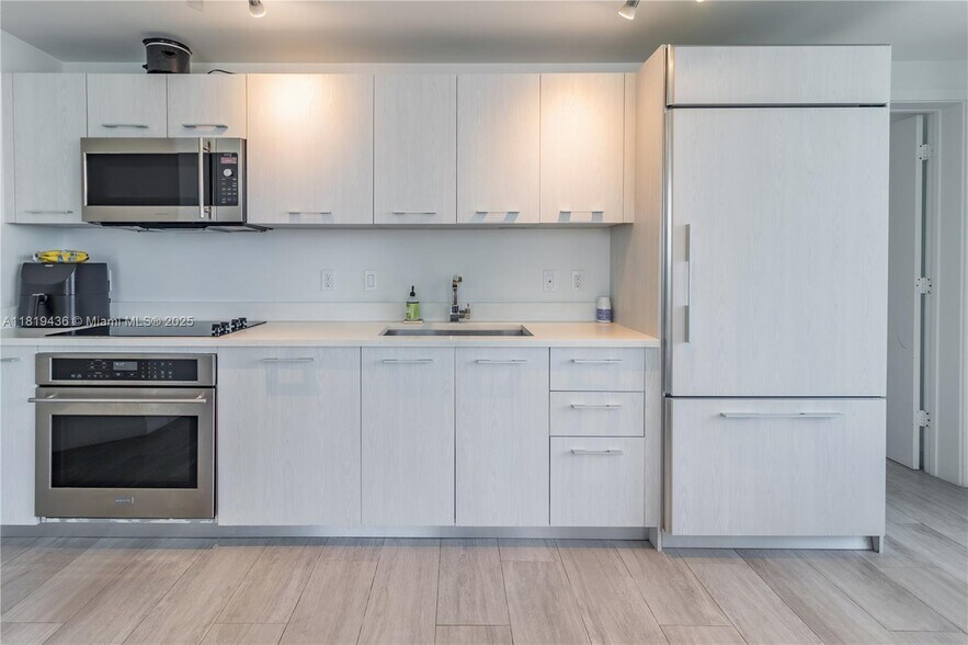 Building Photo - 55 SW 9th St