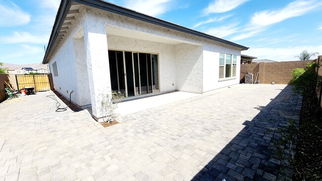 Building Photo - NEW 3 Bedroom home in ZANJERO TRAILS!