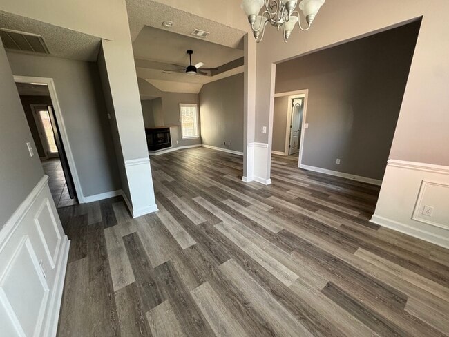 Building Photo - 402 Wilmington Dr