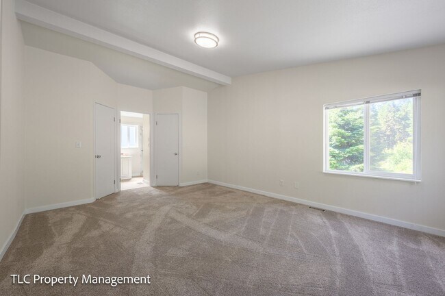 Building Photo - 3bd/2bath Home with a view!!