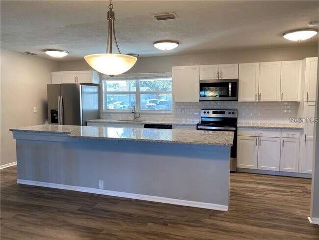 Building Photo - 2545 Clipper Ship Way