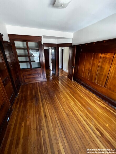 Building Photo - 114 Wood Ave