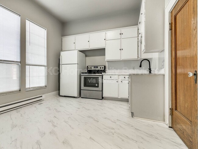 Building Photo - 1740 NW 11th St