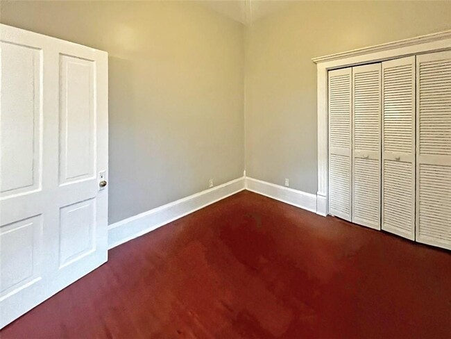 Building Photo - 433 Park Ave SE