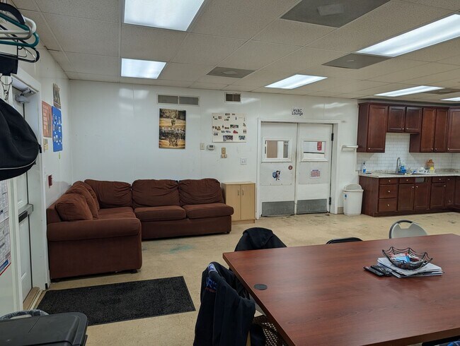 Building Photo - 1500 Wilson Ave