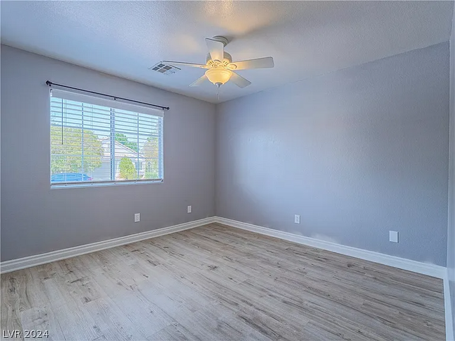 Building Photo - 505 Regal Robin Way
