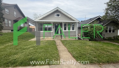 Building Photo - Charming 2-Bedroom Home