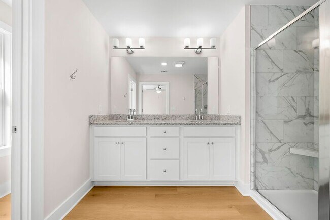 Building Photo - 219 Skylah Ln