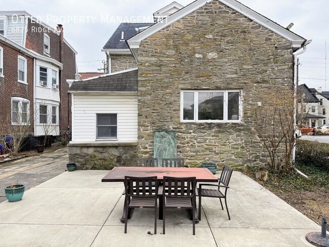 Building Photo - 6825 Ridge Ave