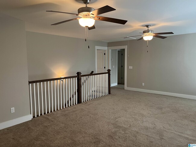 Building Photo - 5849 Longview Ln