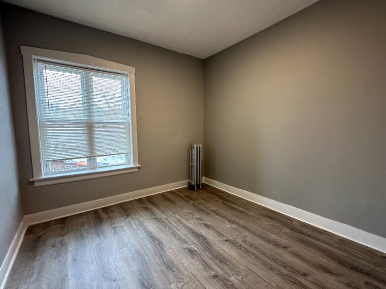 Building Photo - 6633 S Ellis Ave