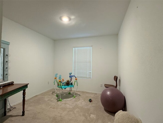 Building Photo - 330 Ashbrook Wy
