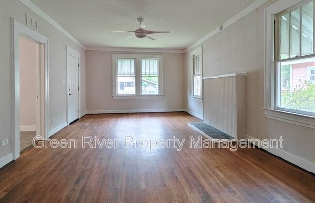 Building Photo - 643 Linwood Ave