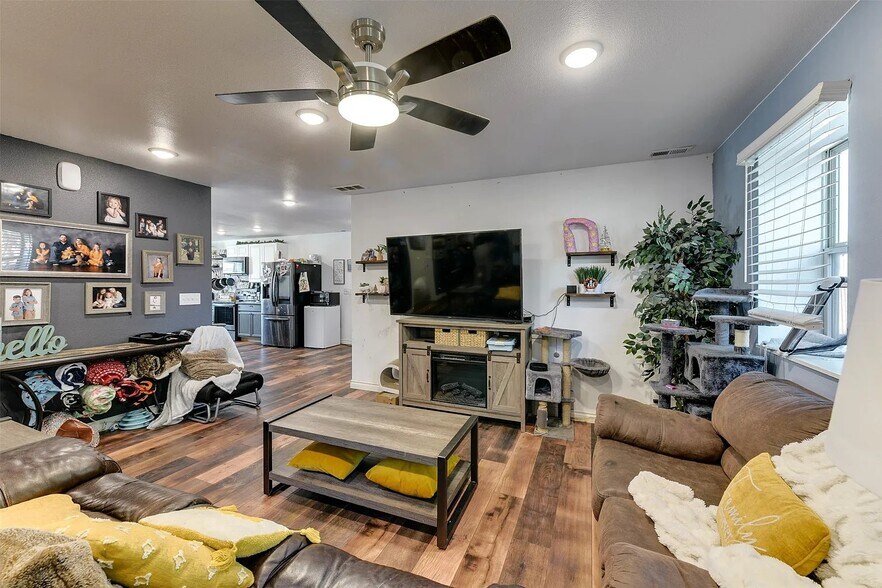 Comfortable living - 2691 Blue Mound Rd W