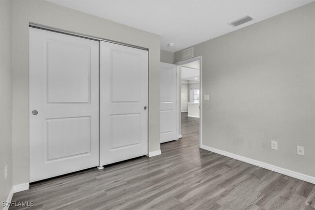 Building Photo - 412 NE 25th St