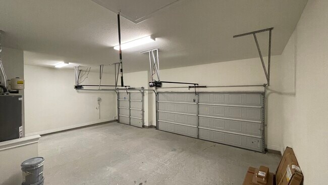 Building Photo - 912 Almeria Bnd