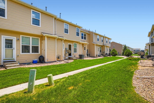 Building Photo - Fountain Townhome
