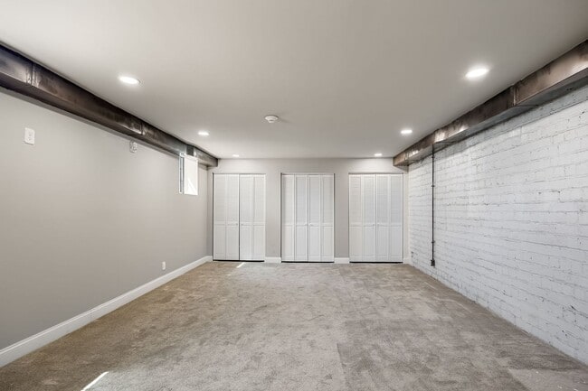 Building Photo - Thiel on 9th