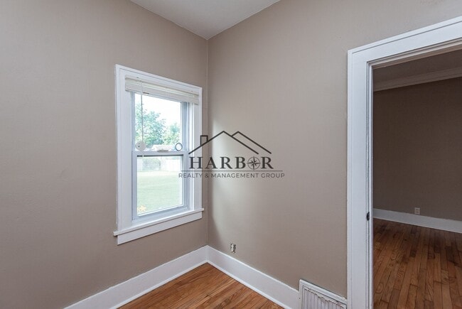 Building Photo - Charming Remodeled 3 bed 2 bath House!