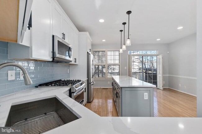 Building Photo - 351 Livermore Ln
