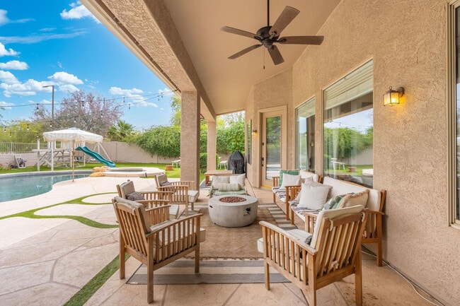 Building Photo - 5404 E Lonesome Trail