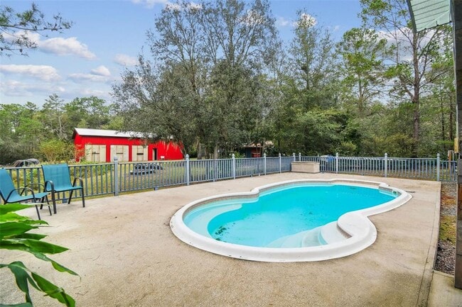 Building Photo - 16453 Pawnee Dr