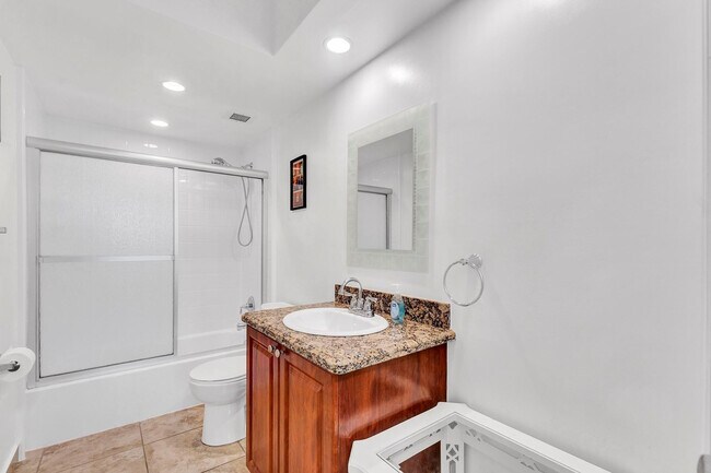 Building Photo - 1985 S Ocean Dr