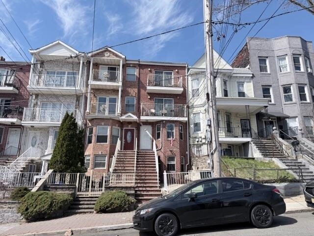 Building Photo - 35 Summit Ave