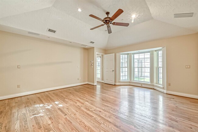 Building Photo - 3710 Linkview Dr