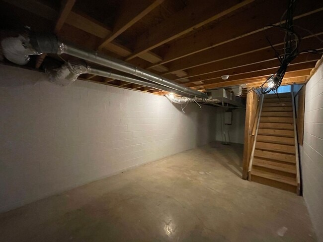 Building Photo - For Rent - Four-Bedroom Two-Bathroom Home ...