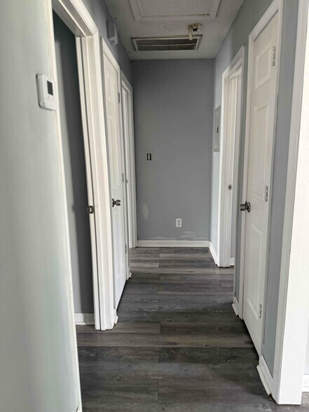 Building Photo - 141 Baileys Park Ln