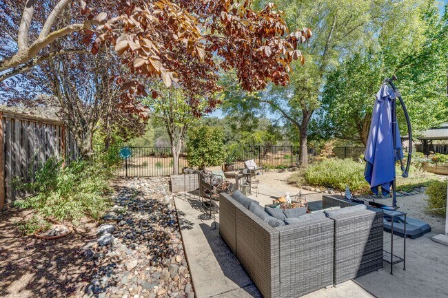 Building Photo - 4011 Prairie Falcon Dr