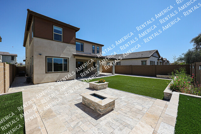 Building Photo - 3090 S Jasmine Dr