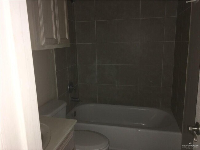 Building Photo - 17 French Ave