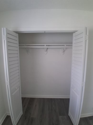Building Photo - 405 SW 13th Pl