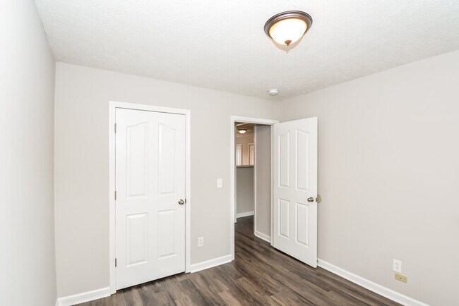 Building Photo - 1045 Tammy Sue Ln