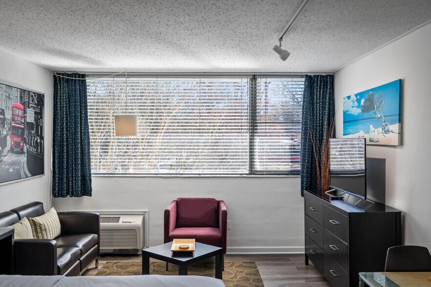 Building Photo - 47 25th St NW