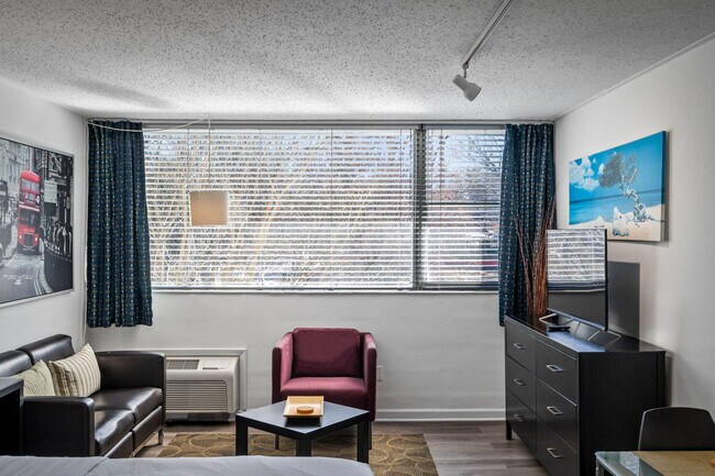 Primary Photo - 47 25th St NW