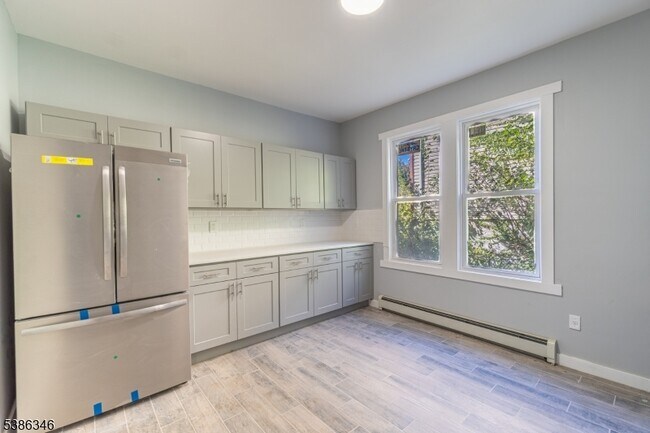 Building Photo - 43 Tillinghast St